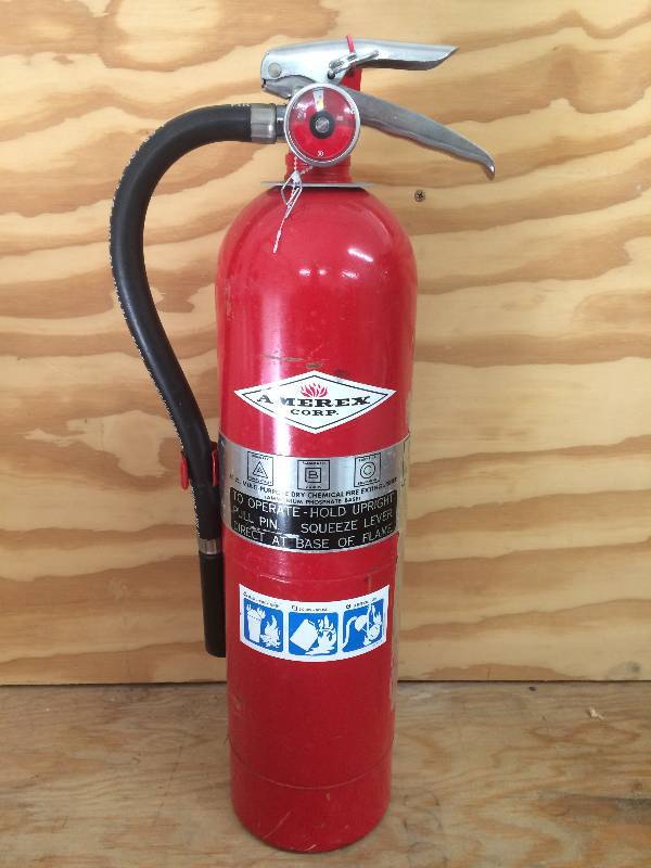 lot 16 image: Fire Extinguisher