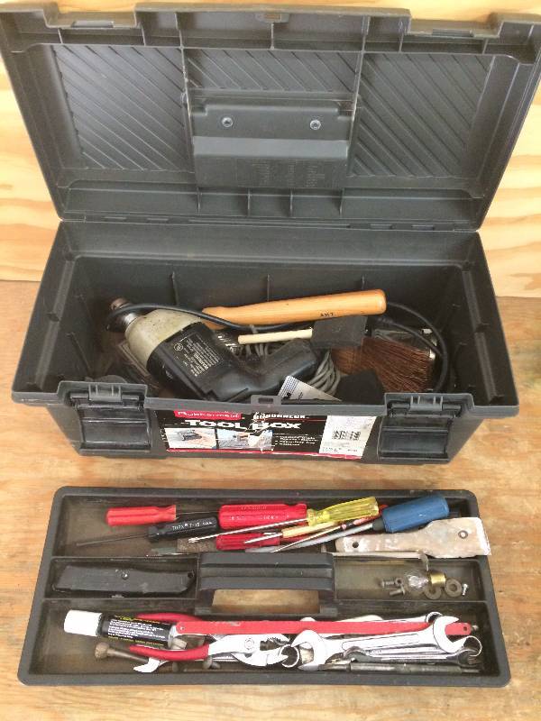 lot 19 image: Tool Box & Tools