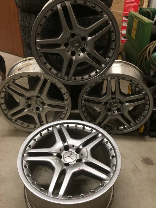 lot 30 image: 2006 Mercedes Rims