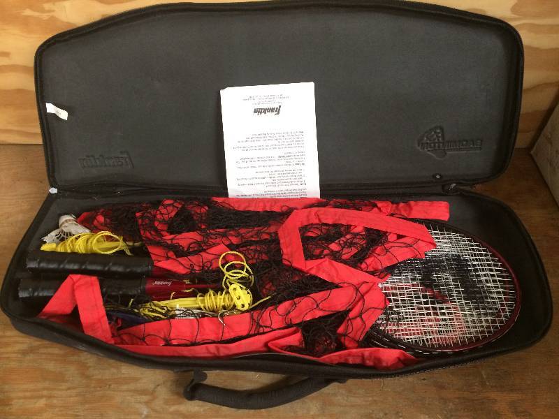 lot 35 image: Badminton Set
