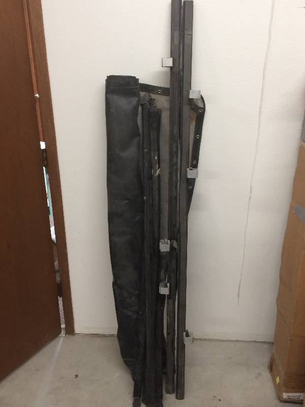 lot 38 image: Tonneau Cover