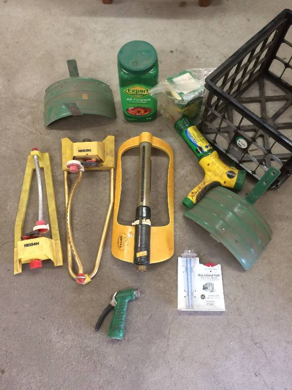 lot 63 image: Lawn Care Items