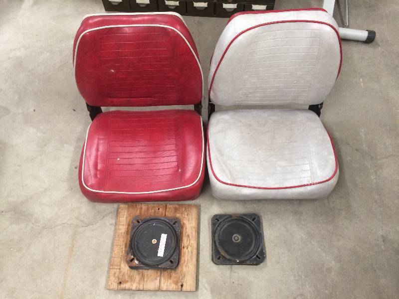 lot 69 image: Boat Seats