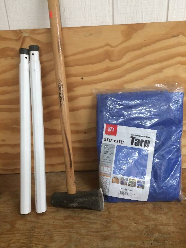 lot 75 image: Splitting maul, tarp