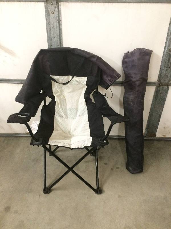 lot 85 image: Camping Chairs