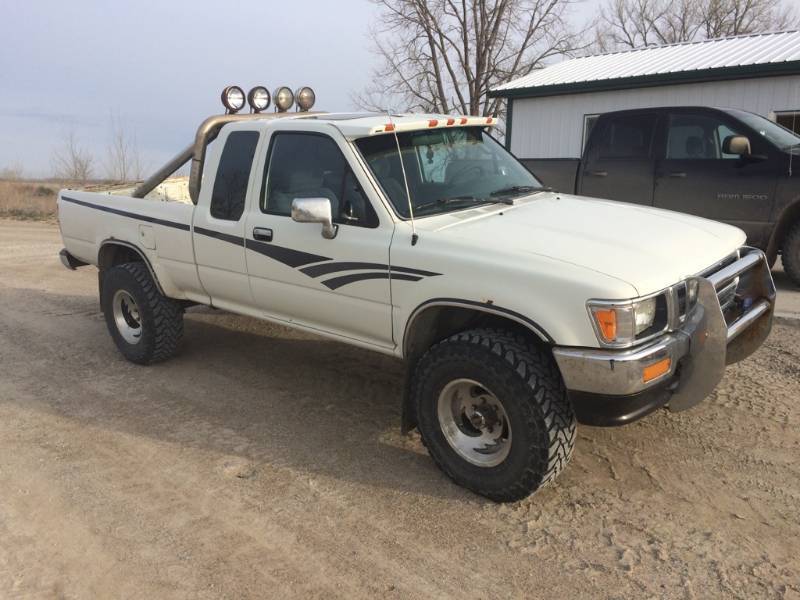 lot 3 image: 1992 Toyota SR5 Pickup