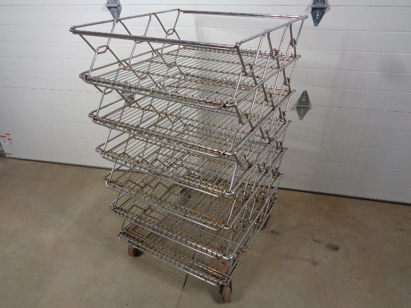 lot 44 image: Rolling Shelf  Cart