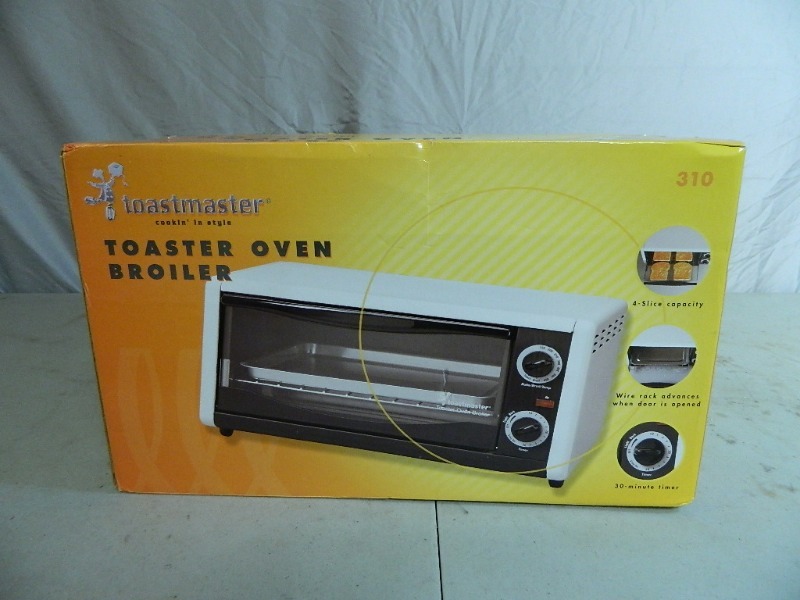 lot 6 image: New Toaster Oven