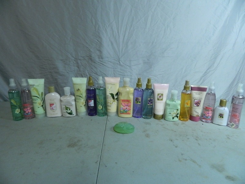 lot 10 image: 20 New Bath and Body Works  Victorias Secret Items
