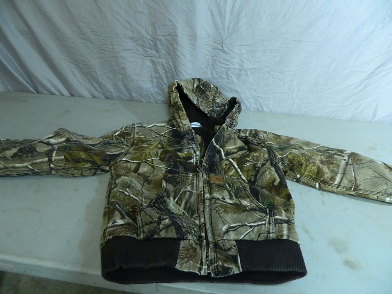 lot 13 image: Boys Carharrt Jacket