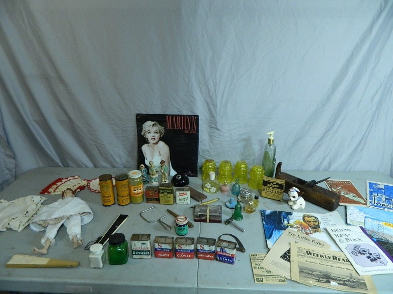 lot 32 image: Vintage and Collectibles
