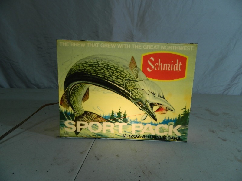 lot 34 image: Old Metal and Plastic Schmidt Beer Light