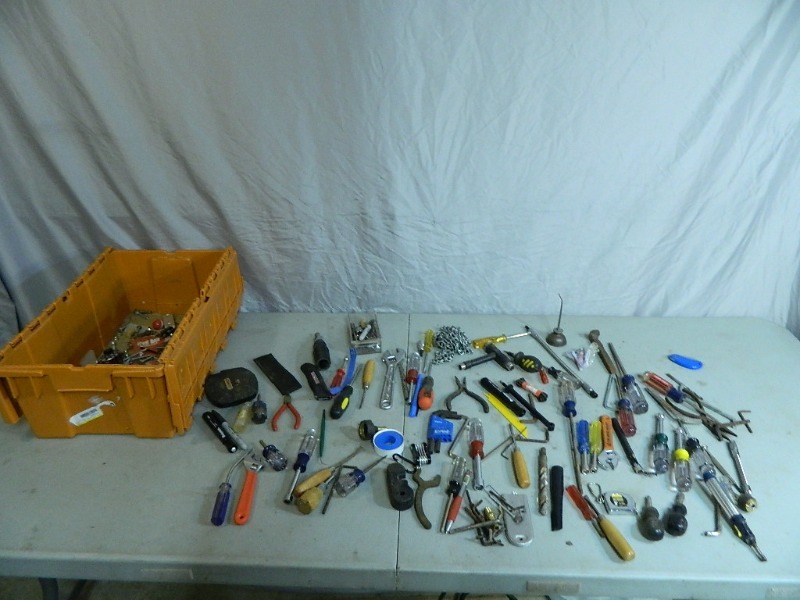 lot 54 image: Tote Full of Tools