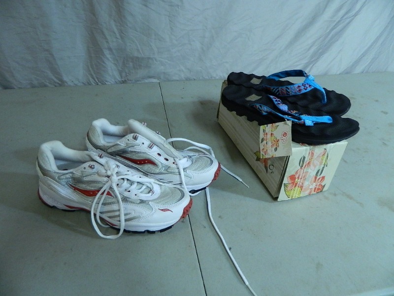 lot 87 image: 2 New Pairs of Womens Shoes