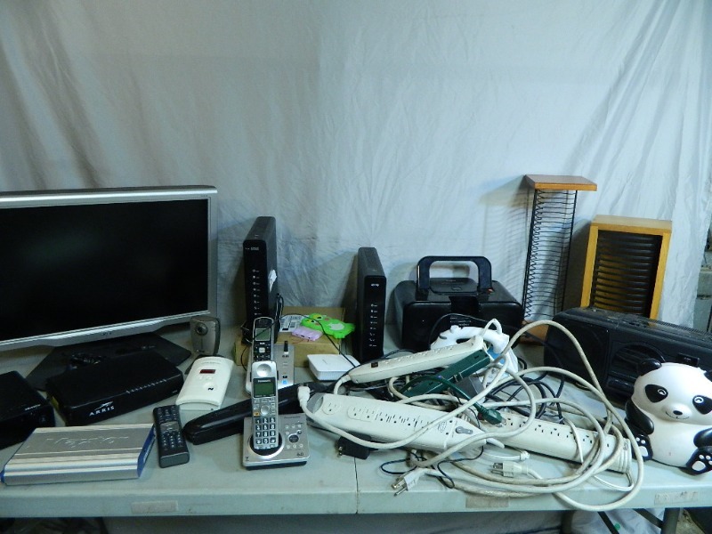 lot 90 image: Assorted Electronics