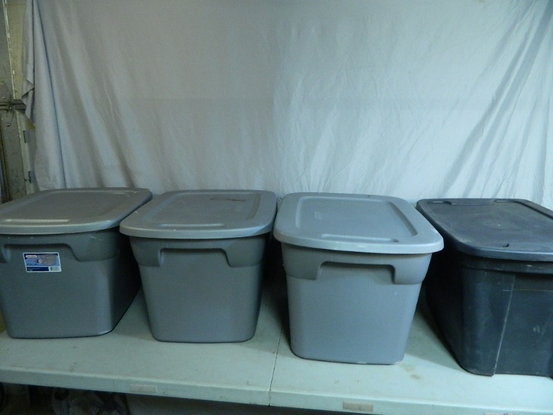 lot 94 image: 4 Totes with Lids