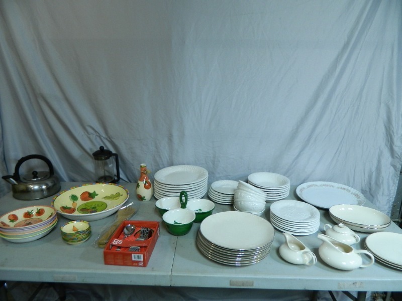 lot 169 image: New Salad Set and More