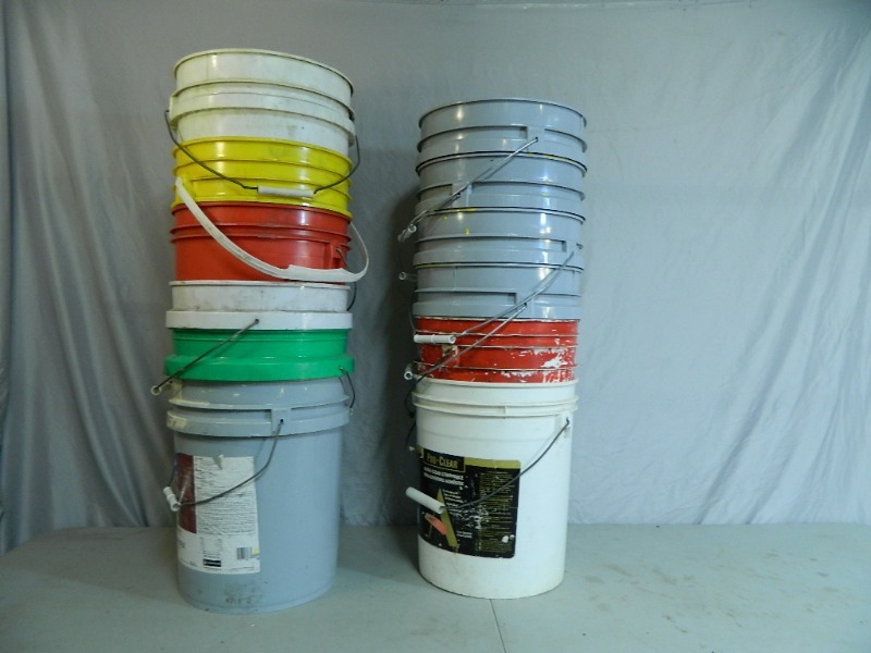lot 175 image: 5 Gallon Buckets