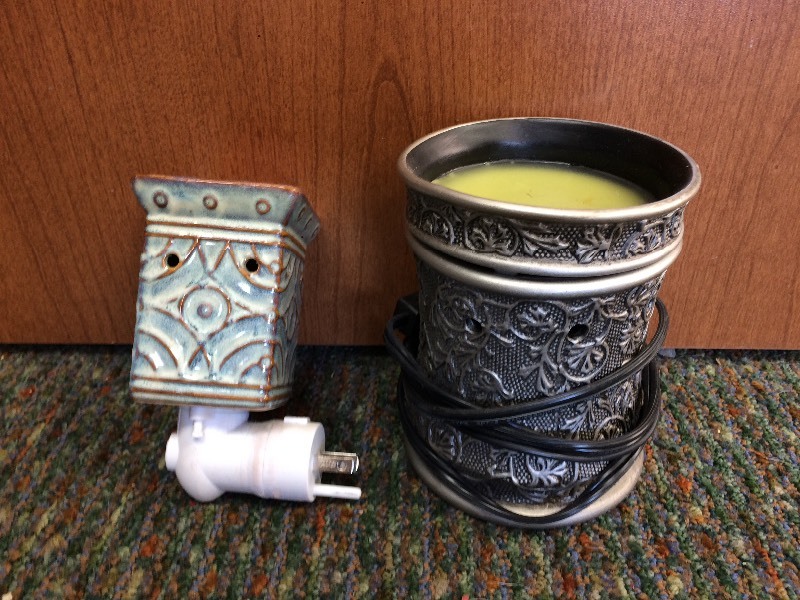 lot 9 image: Scentsy Burners