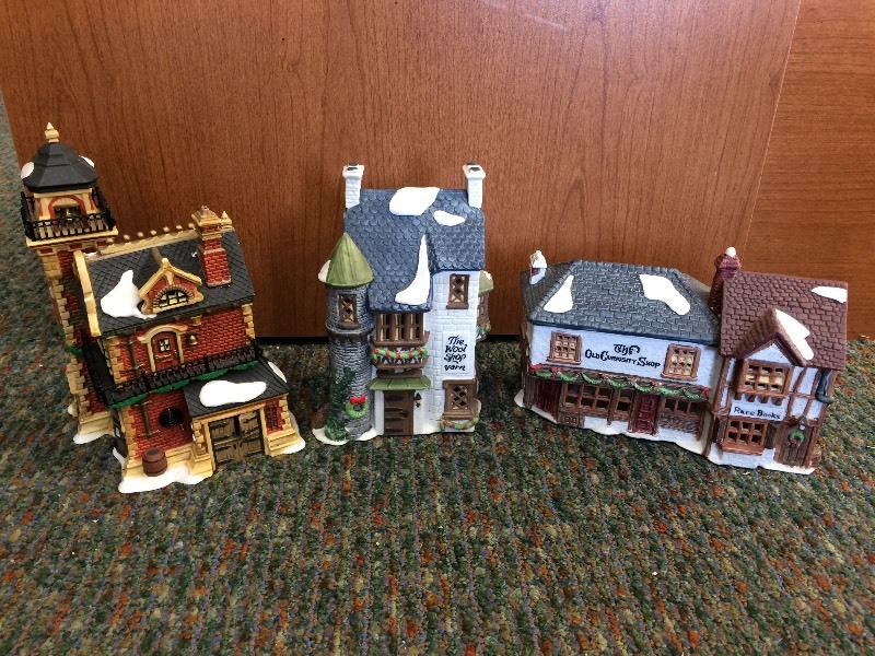 lot 10 image: Dickens Village Buildings