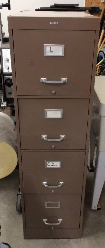 lot 49 image: 4 Drawer File Cabinet