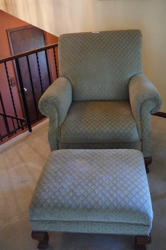 lot 1 image: Cloth Chair & Ottoman