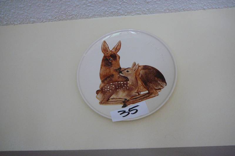 lot 35 image: Lot of Decorative plates
