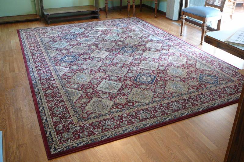 lot 38 image: Area Rugs