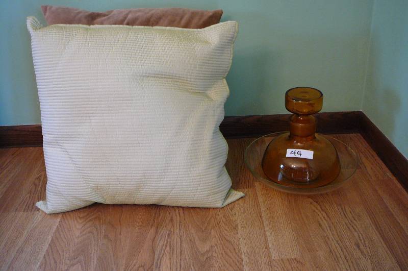 lot 44 image: Lot of Misc. Decor