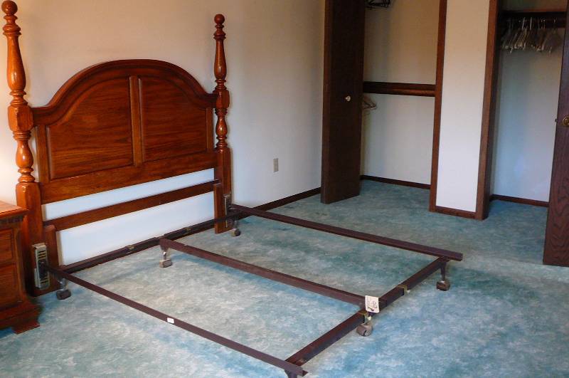 lot 66 image: Oak headboard & frame