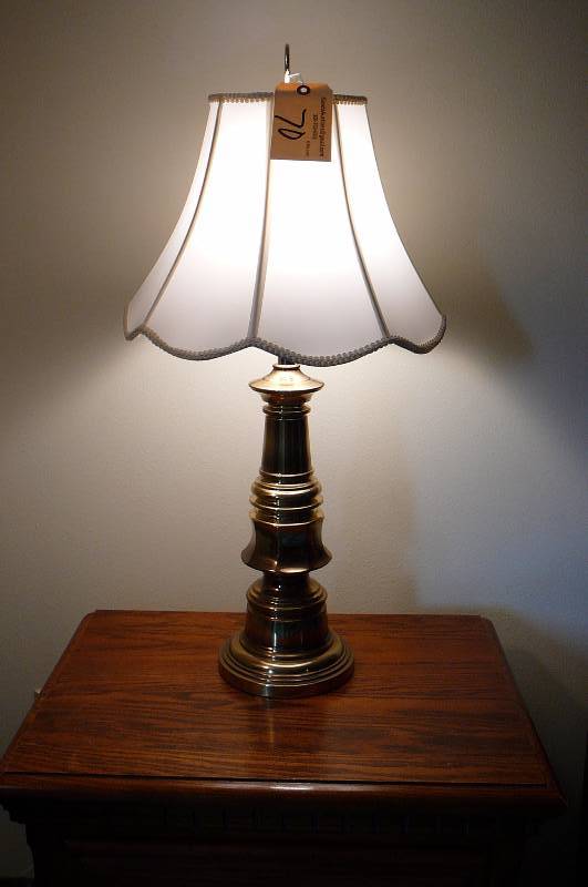 lot 70 image: Table lamp