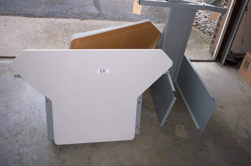 lot 88 image: Computer Work Station