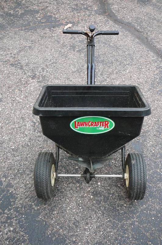 lot 92 image: Seed Spreader