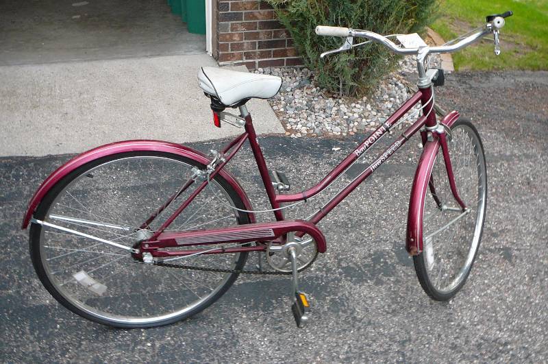 lot 95 image: Vintage Huffy bicycle