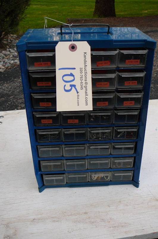 lot 105 image: Tool Box