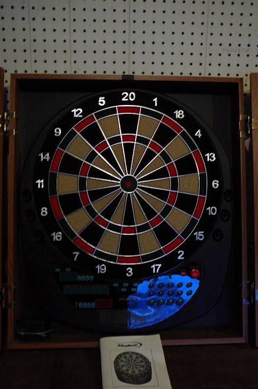 lot 115 image: Dart Board