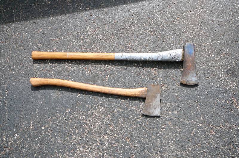 lot 120 image: Maul & Axe