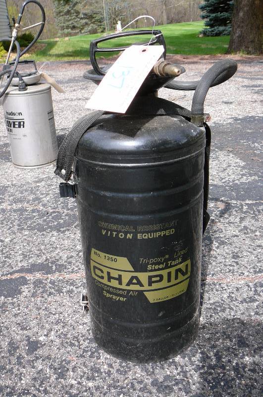 lot 137 image: Sprayer 3 gal