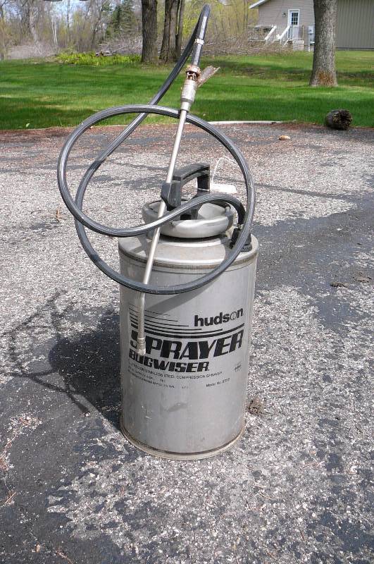 lot 138 image: Sprayer 2 gal