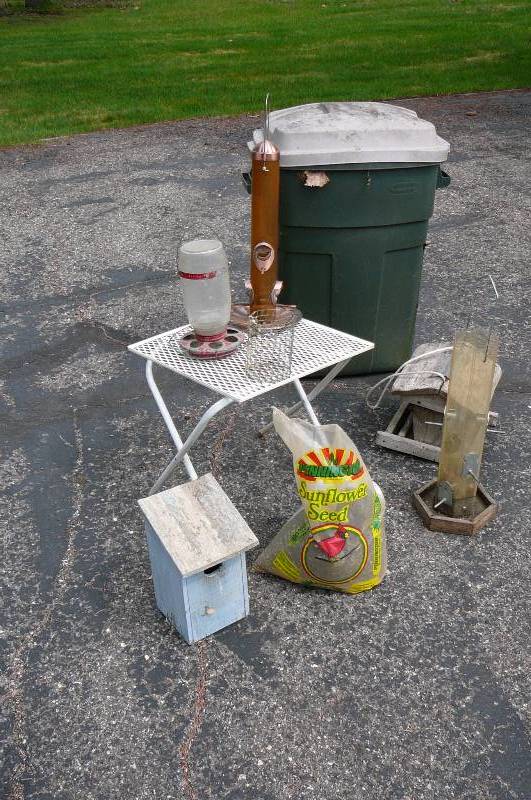lot 154 image: Bird Feeder