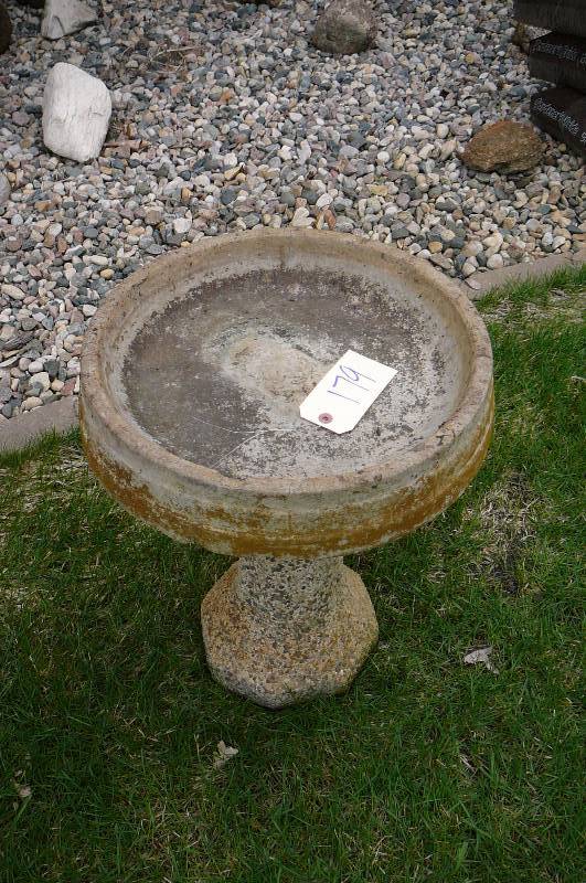 lot 179 image: Bird Bath