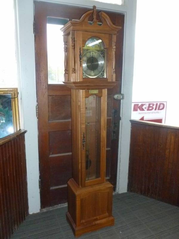 lot 1 image: Grandfather Clock