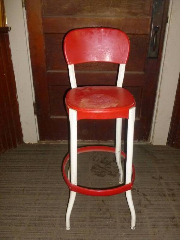 lot 18 image: Vintage Shop Stool