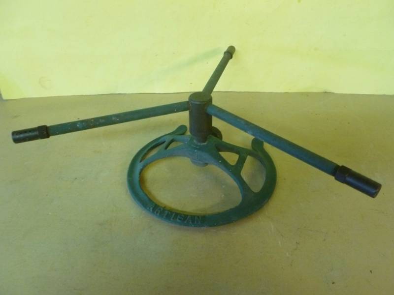 lot 40 image: Vintage Lawn Sprinkler