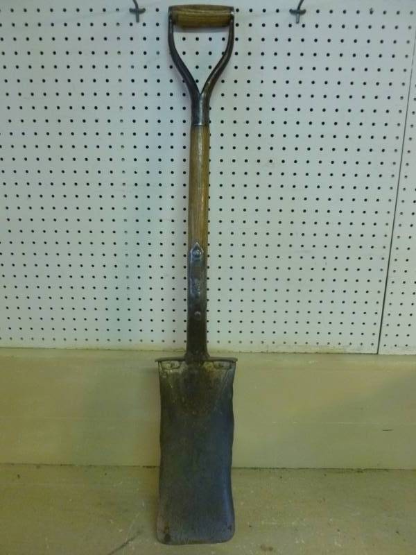 lot 44 image: Vintage Shoval