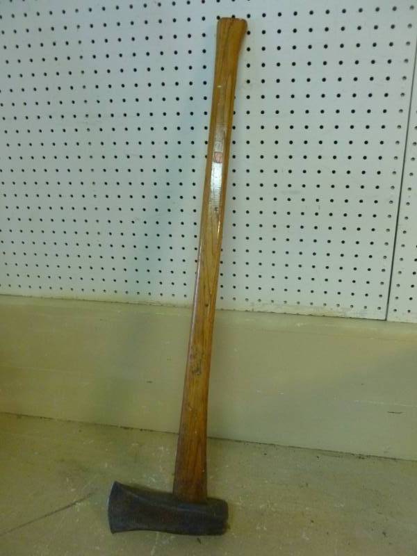 lot 45 image: Splitting Maul