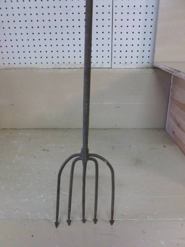 lot 48 image: Vintage River Spear