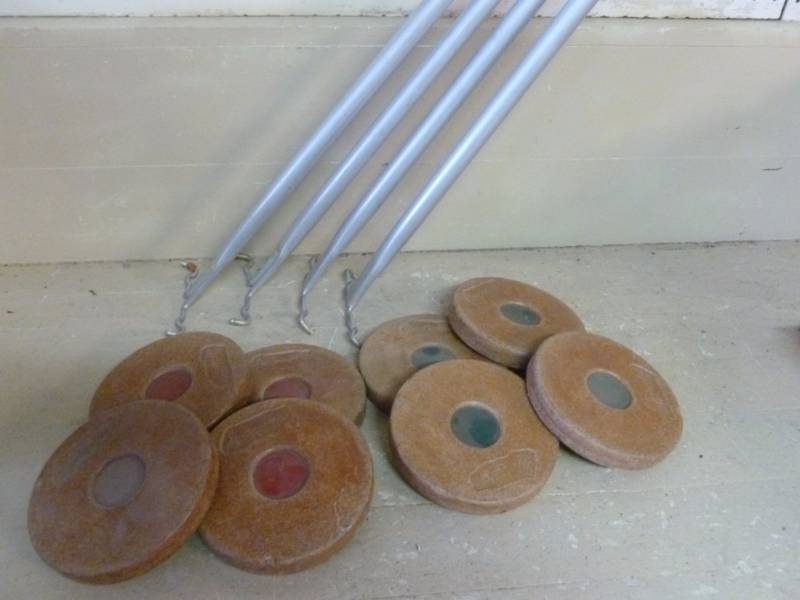 lot 49 image: Vintage Shuffleboard Set