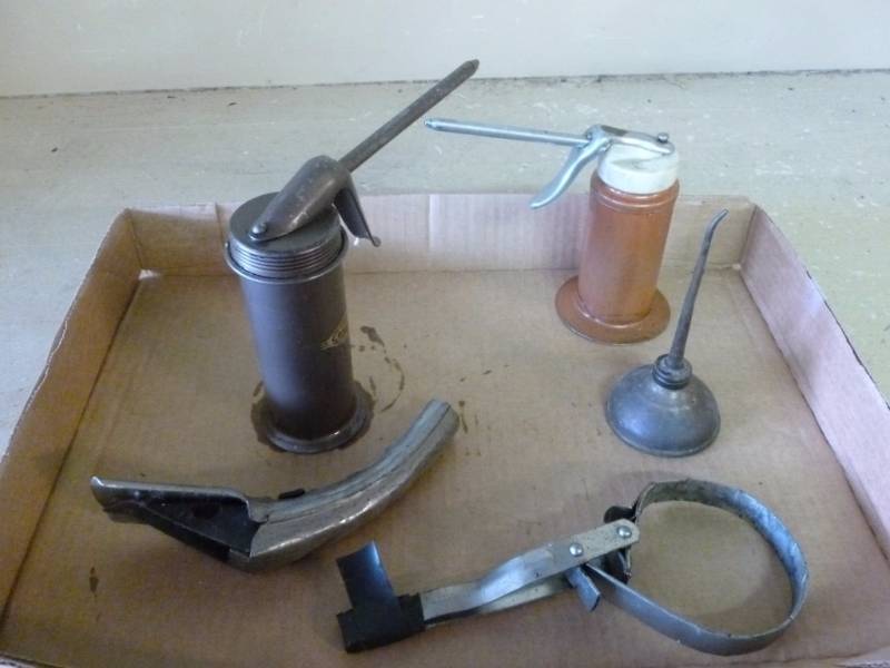 Vintage Oilier Cans