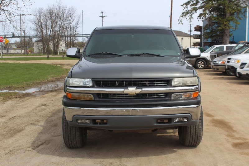 2000 Chevrolet Silverado 4x4 Extended Cab - Lower Miles - Clean Iowa Truck